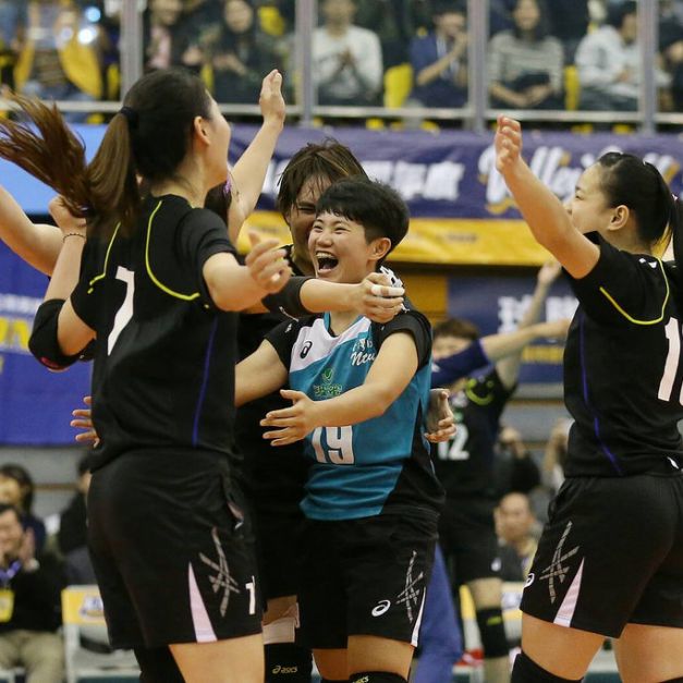 台灣師大女排完成UVL跨季82連勝、7連后，球員開心釋放壓力。（大專體總提供）