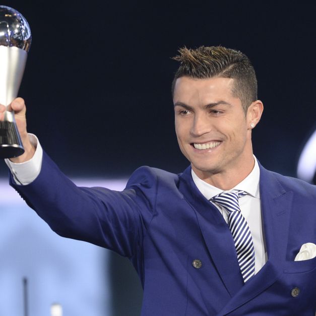 Cristiano Ronaldo獲頒首屆FIFA年度最佳男子球員獎。（達志影像）